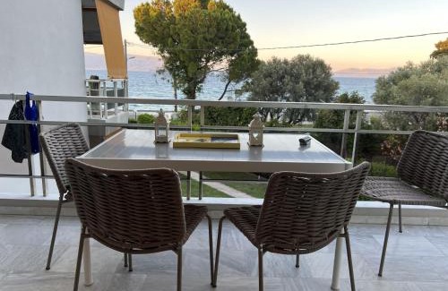 Oropos Apartment | SeaNfinity Spotless, 1BR Apt with Beach View