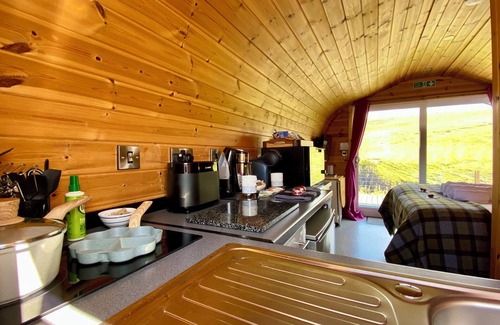Aird Uig Bed & Breakfast | SEApods Luxury Glamping - Isle of Lewis
