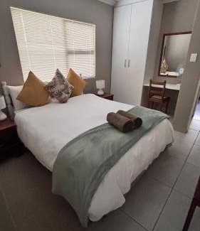 George Apartment | Searle Cottage