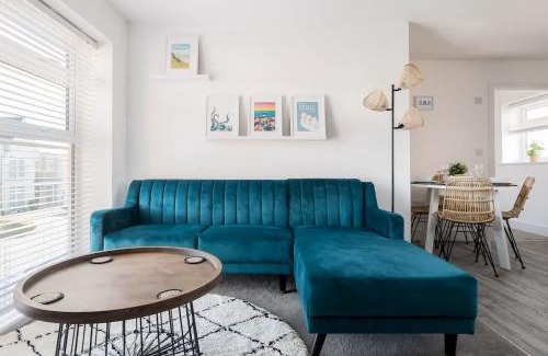 Hamworthy Apartment | Seas the Day - Moments from Hamworthy Beach and Park