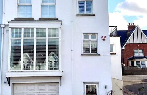 Bangor House | Seascape Bangor - Sea views, sailing & golf