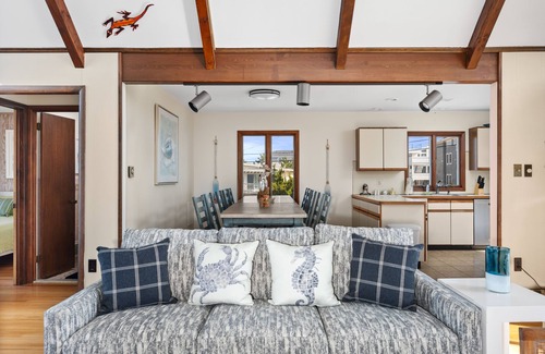 Harvey Cedars House | Seascape. Beautiful ranch one house off the beach.