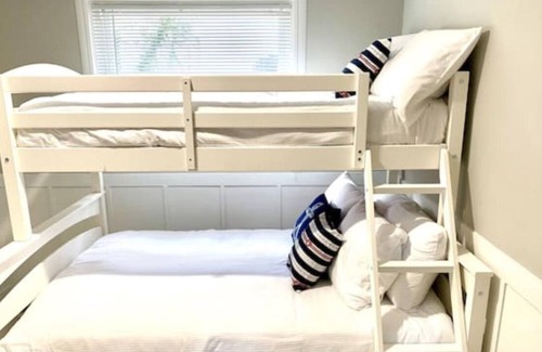 Chic's Beach Apartment | Seascape Lux Suite S