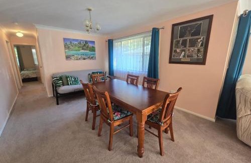 Narrawallee House | Seascape Macleay Street - walk to beach