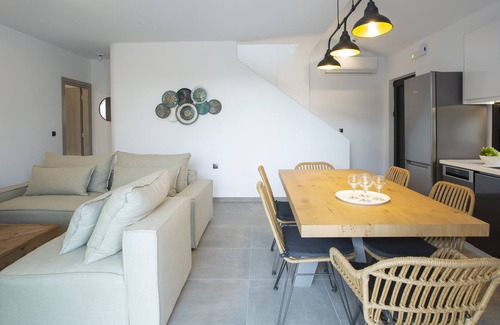 Vassiliki Villa | SEASCAPE VILLAS VASSILIKI Luxury beach villa w pool 20m from beach & town center