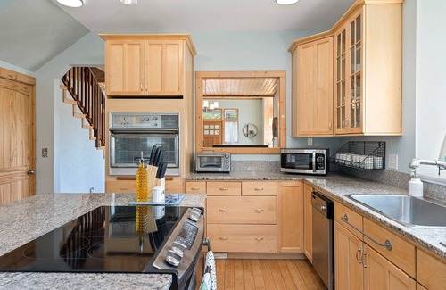 Birch Bay House | Seashell Cottage w/Ocean Views, Hot Tub & Game Room: Ideal for Family & Pets