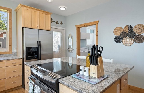 Birch Bay House | Seashell Cottage w/Ocean Views, Hot Tub & Game Room: Ideal for Family & Pets