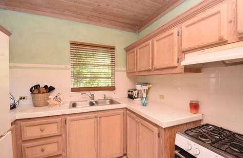 Dunmore Town House | Seashells Balcony Suite