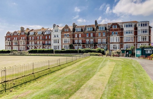 St Leonards-On-Sea Apartment | Seashore