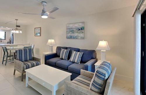 Mid Island Apartment | Seaside 207