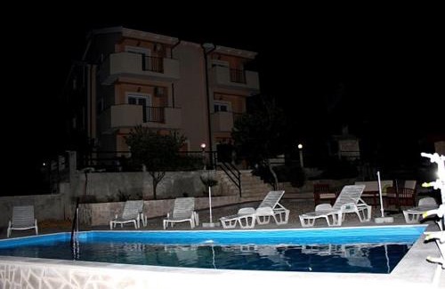 Municipality of Posedarje Apartment | Seaside apartments with a swimming pool Posedarje, Novigrad - 6162