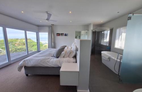 Port Alfred House | Seaside Beach House with Pool & Invertor