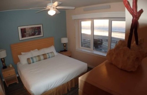 Seaside Resort | Seaside Beachfront Resort! 3 Bedroom. (Add Nights 5, 6 &7 only $50 each)