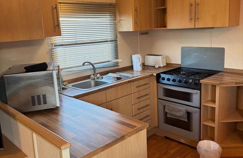 Leysdown-on-Sea House | Seaside Bliss Retreat in Heart of Isle of Sheppy