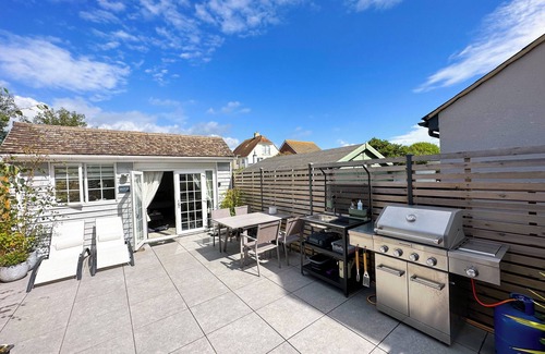 South Hayling Cabin | Seaside Cabin Retreat in Hayling Island