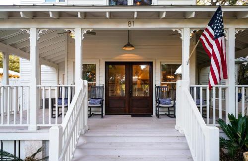 Isle of Palms House | Seaside Cottage 81 - Pristine Grand Pavilion Home Pool Pass