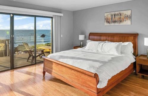 Sereno del Mar House | Seaside Elegance Oceanfront Escape with 3 Suites
