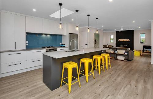 Ruakaka House | Seaside Escape - Ruakaka Holiday Home