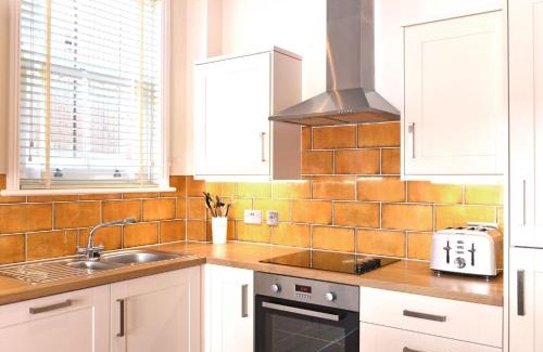 Meads House | Seaside Mews - charming 2-bed cottage close to the sea