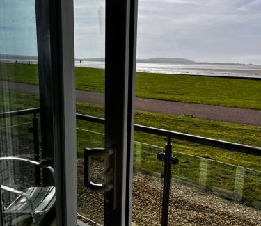 Llanelli Apartment | Seaside Serenity