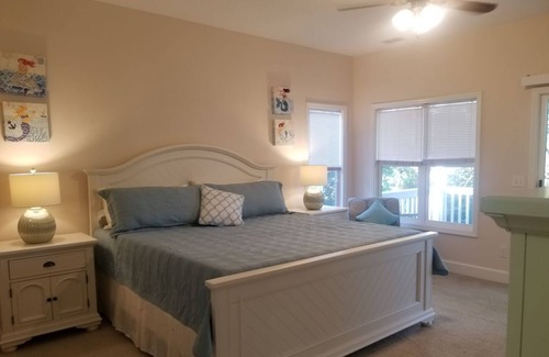 Bonito Boathouses House | Seaside Serenity: Updated! Close 2 Beach! April & May dates still available!