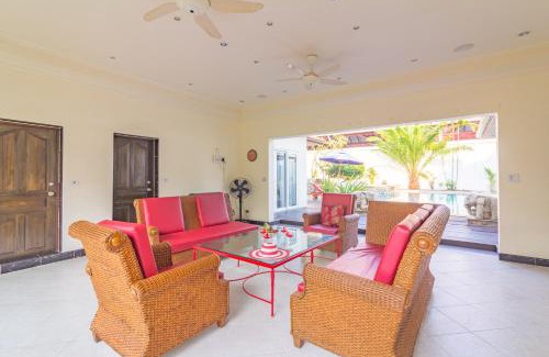 Pratumnak Hill Villa | Seaside Villa 2 Pools,beach@50m