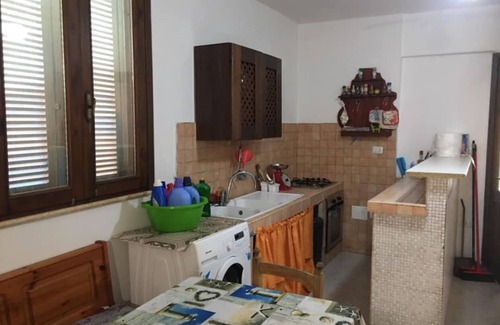 Lido Marini Cottage | Seaside villa with lake view