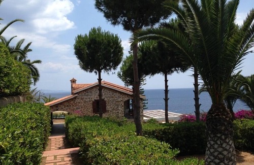 Kato Sounion Villa | Seaside villa with private swimming pool and fabulous view to the Aegean sea