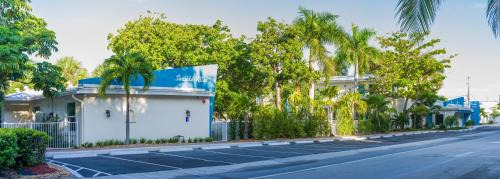 East Fort Lauderdale Hotel | Seaside Villas