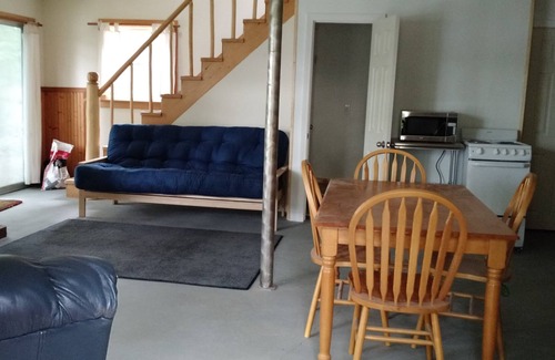 Lincolnville Cottage | Seasonal lakefront cottage on Pitcher Pond in Lincolnville, Maine
