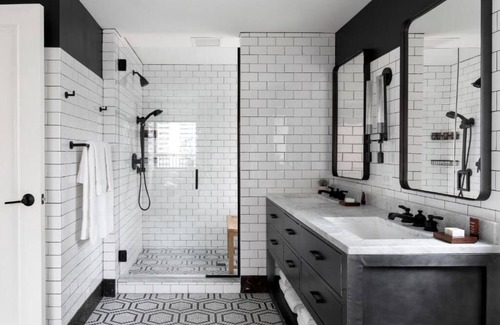 Downtown Seattle Hotel | Seattle Chic: Spacious, Contemporary Rooms in City's Vibrant Downtown