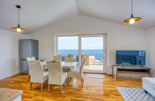 Crveni Vrh Apartment | Seaview Apartment Emma
