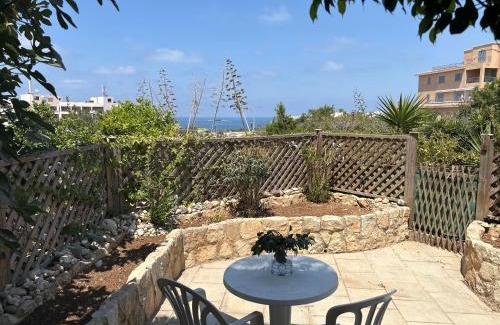 Paphos Apartment | Seaview apartment with garden & pool