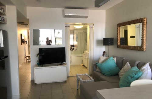 Nelly Bay Apartment | Seaview