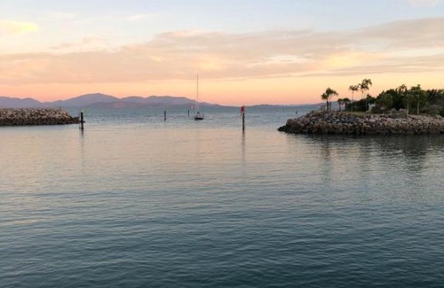 Nelly Bay Apartment | Seaview