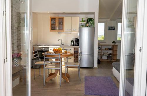 Jadrija Apartment | Seaview & Balcony Apartment PETRA
