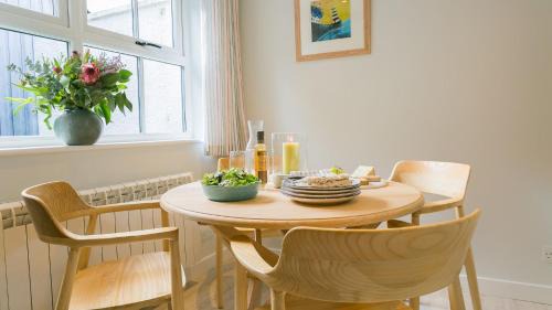 Rhosneigr House | Seaview Cottage