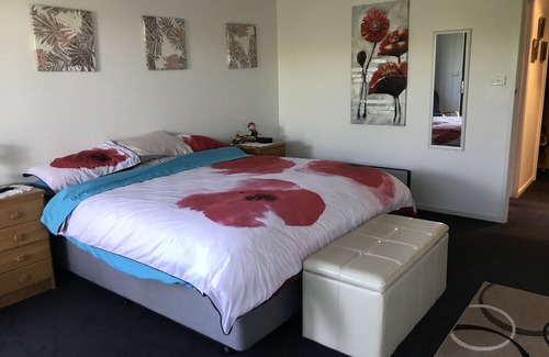 Orford Apartment | Seaview Crescent Modern Apartment