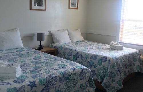 North Topsail Beach Hotel | Seaview Pier and Motel