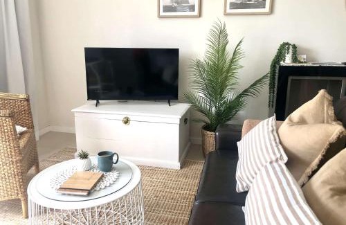Kiama Apartment | Seaview-Waterfront-Shutters by the Sea-On the Coastal Walk-Private