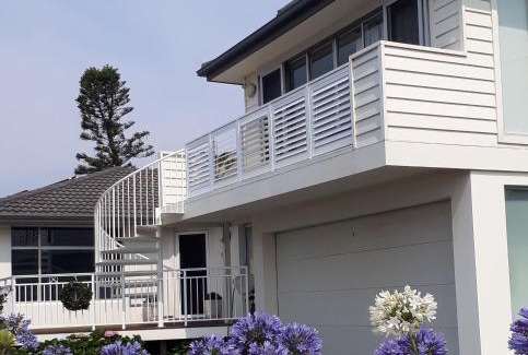 Kiama Apartment | Seaview-Waterfront-Shutters by the Sea-On the Coastal Walk-Private