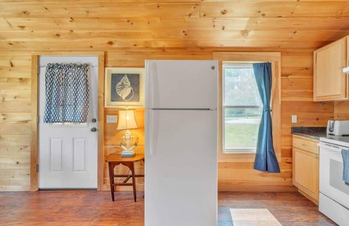 Seawall Cabin | Seawall Retreat! Close to Ocean & Acadia!