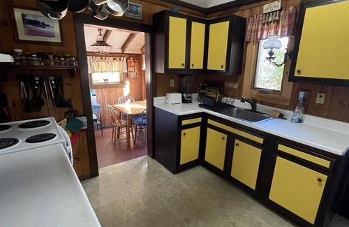 North Sebago Cottage | SEBAGO LAKE BEACHFRONT - FRIDAY-FRIDAY RENTAL
