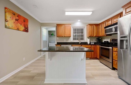 Raleigh House | Secluded 3BR Furnished Home near Downtown Raleigh