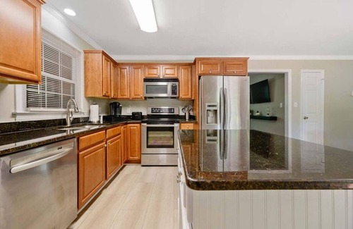 Raleigh House | Secluded 3BR Furnished Home near Downtown Raleigh