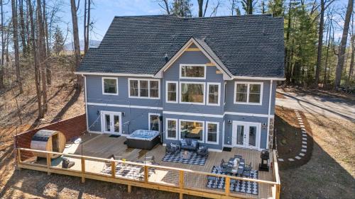 Hendersonville House | Secluded 5BR Stay,HotTub,Sauna,GameRoom,FirePit