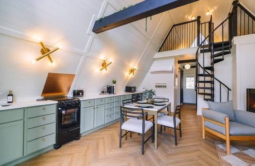 South Bloomingville Cabin | Secluded A-Frame Hocking Hills: Hot Tub, Fire Pit