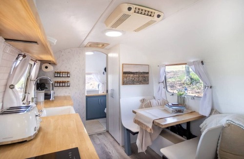 Walnut Shade House | Secluded Airstream Stay on Ranch