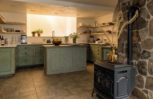 Roxbury House | Secluded Architectural gem in the heart of Roxbury - Modern, Chic & Dreamy Pool