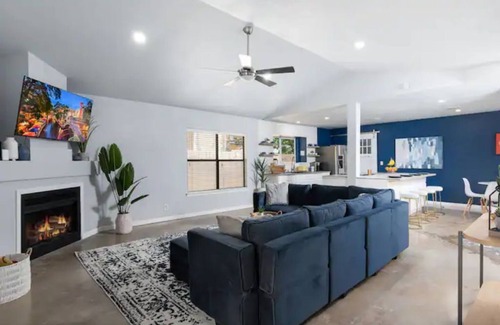 Heritage House | Secluded backyard Oasis w near SeaWorld, Lackland